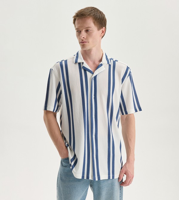 Striped Short Sleeves Dobby Shirt
