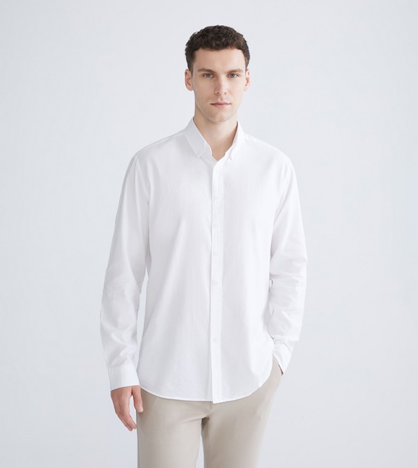 Solid Slim Fit Long Sleeves Oxford Shirt