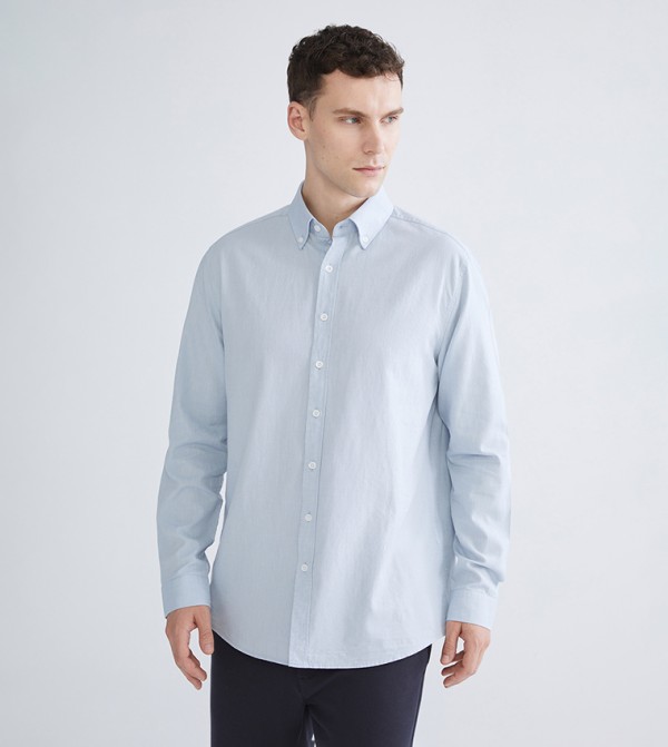 Solid Slim Fit Long Sleeves Oxford Shirt