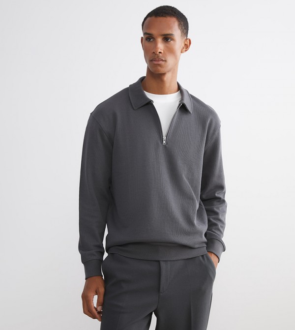 سويتشيرت بياقة بولو 