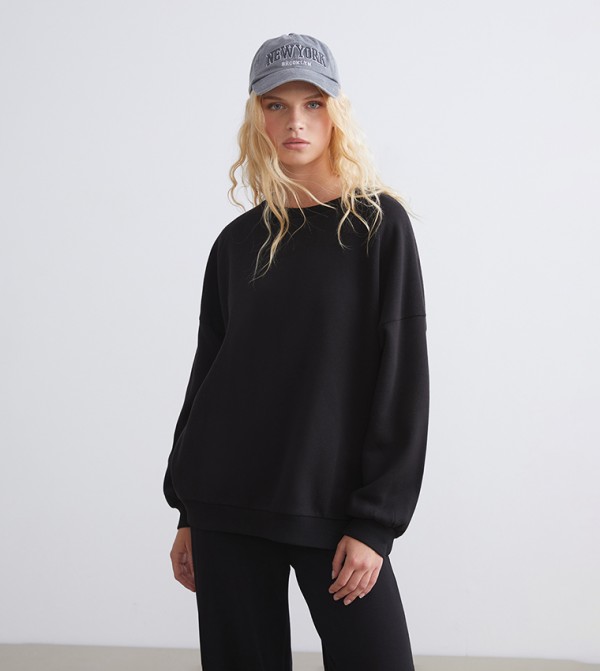Solid Crew Neck Oversized Sweatshirt