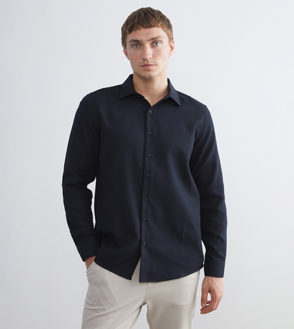 Solid Slim Fit Long Sleeves Dobby Shirt