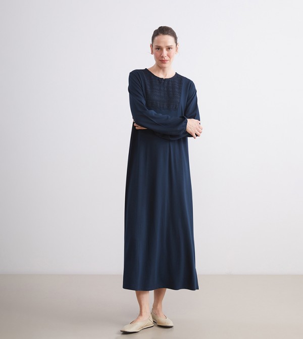 Lace Detail Crew Neck Midi Dress