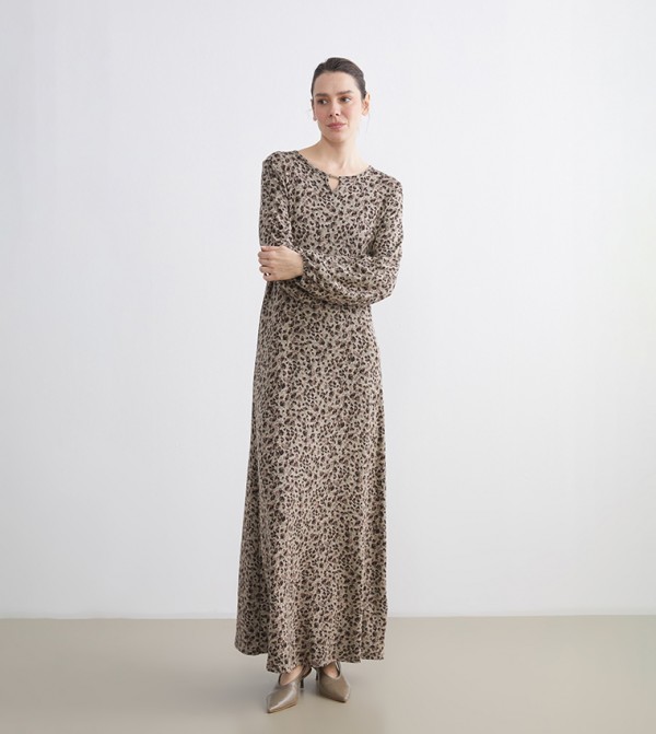 فستان ماكسي بياقة مستديرة