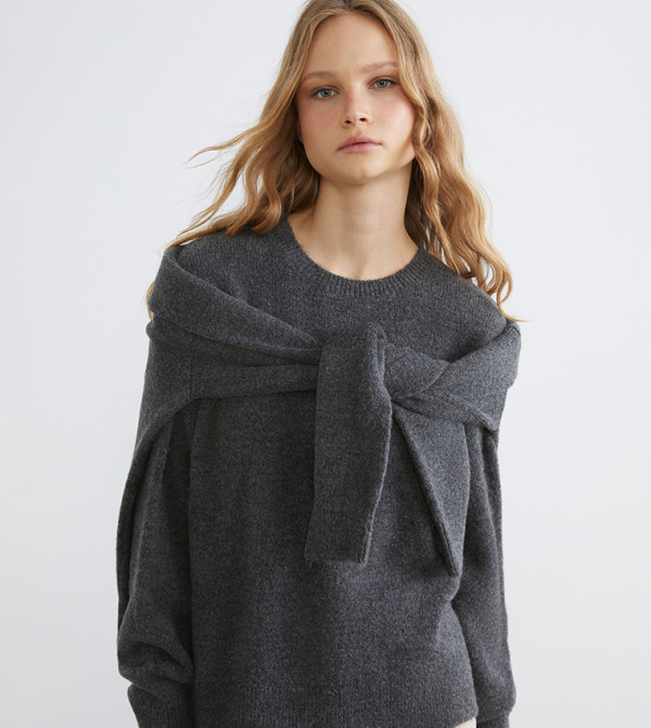 سويتر أوفرسايز محبوك بقبة مستديرة 