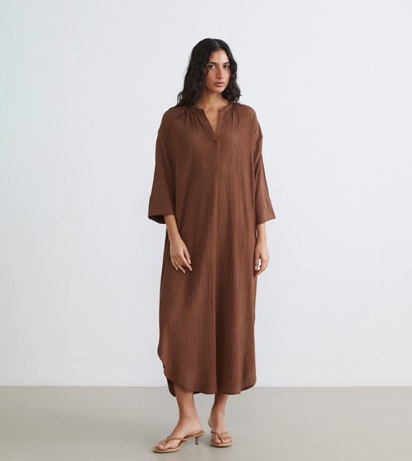 Textured V-Neck 3/4 Sleeves Midi Dress