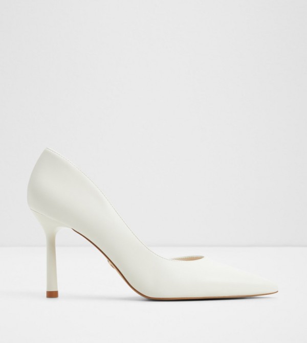 LABELLA Pointed Toe Pumps