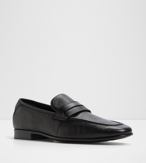 LARAEDE Textured Loafers