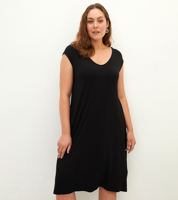 Buy LC Waikiki LCW CLASSIC Straight Short Sleeve Dress In Black ...