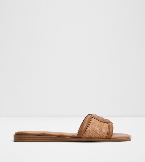 LIAUDIN Textured Flat Sandals