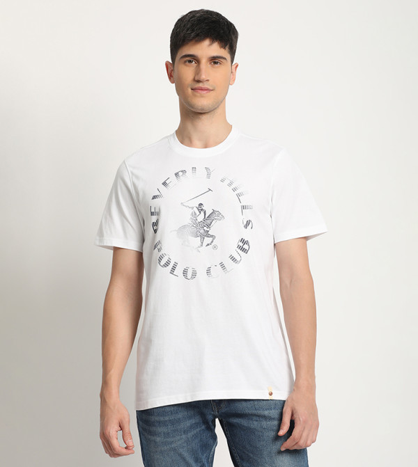 تيشيرت برقبة دائرية وشعار الماركة