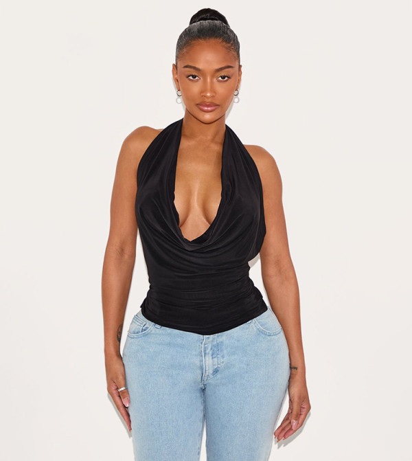 توب بياقة هالتر وظهر مفتوح للمقاسات الكبيرة