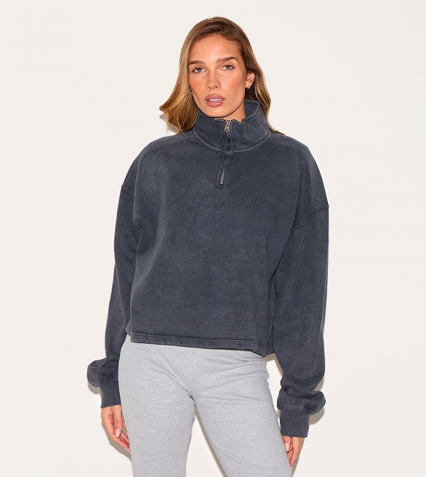 سويتشيرت مربع مغسول بياقة سحاب