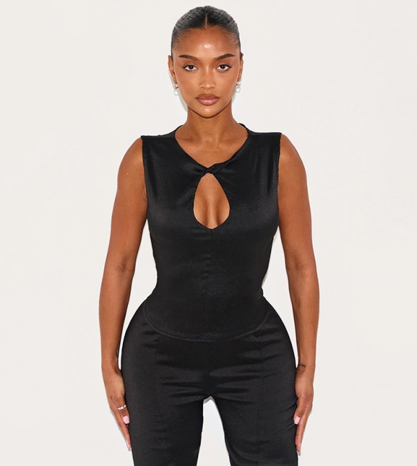 Shape Stretch Twist Neck Detail Keyhole Top