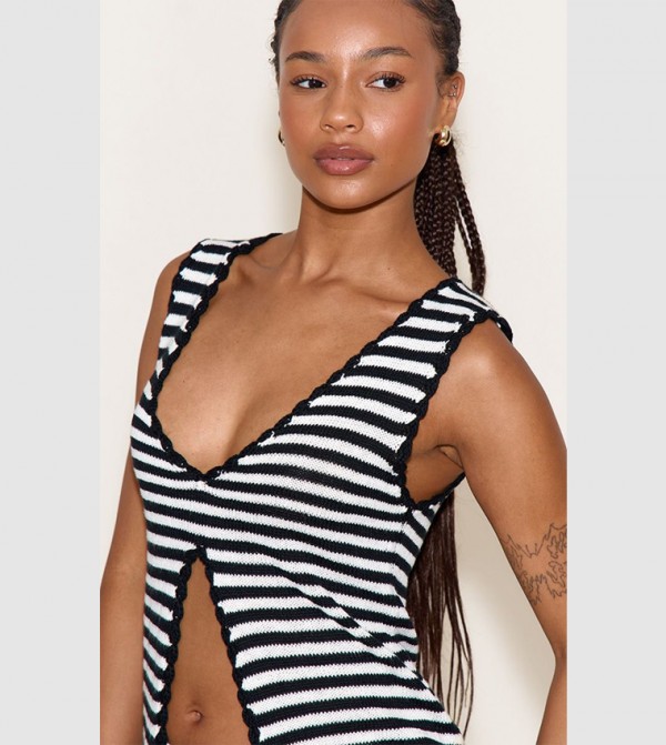 Petite Split Front Detail Sleeveless Top