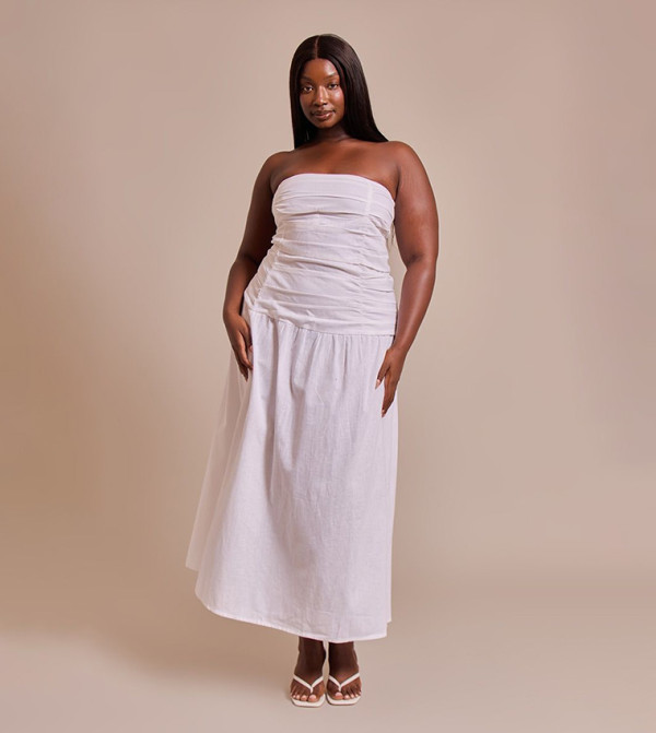 فستان ماكسي مكشكش للمقاسات الكبيرة