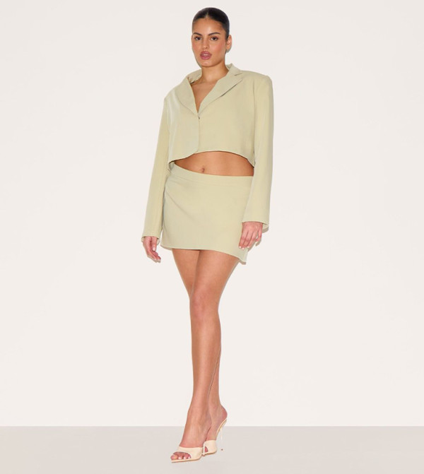 Curve Tailored Woven Mini Skirt