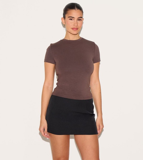 Solid Short Sleeves Fitted T-Shirt