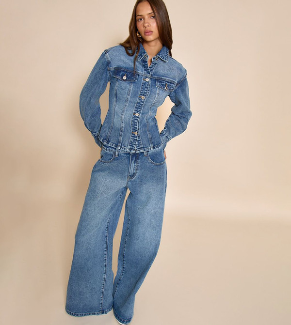 Wash Mid Waist Wide Leg Jeans