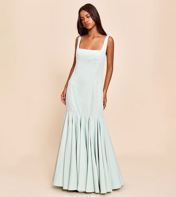 فستان ماكسي للمقاسات الصغيرة 