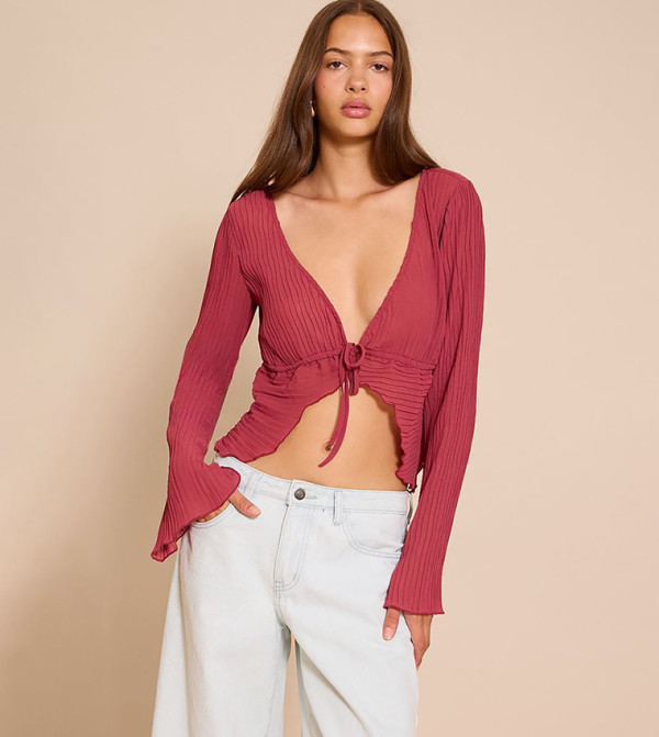 توب شفاف برباط أمامي وكم واسع