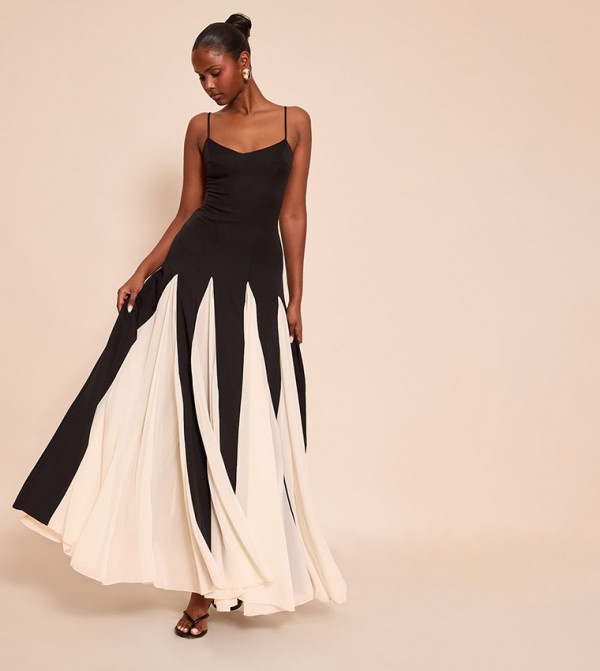 فستان ماكسي بحمالات 