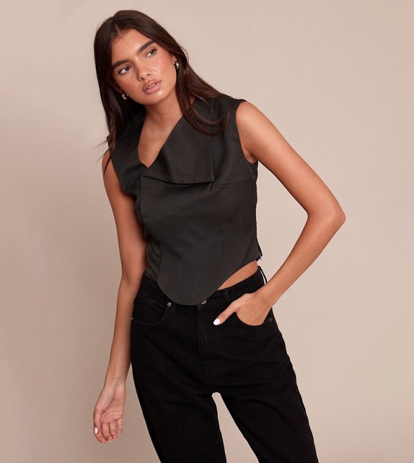 Woven Abstract Collar Detail Top