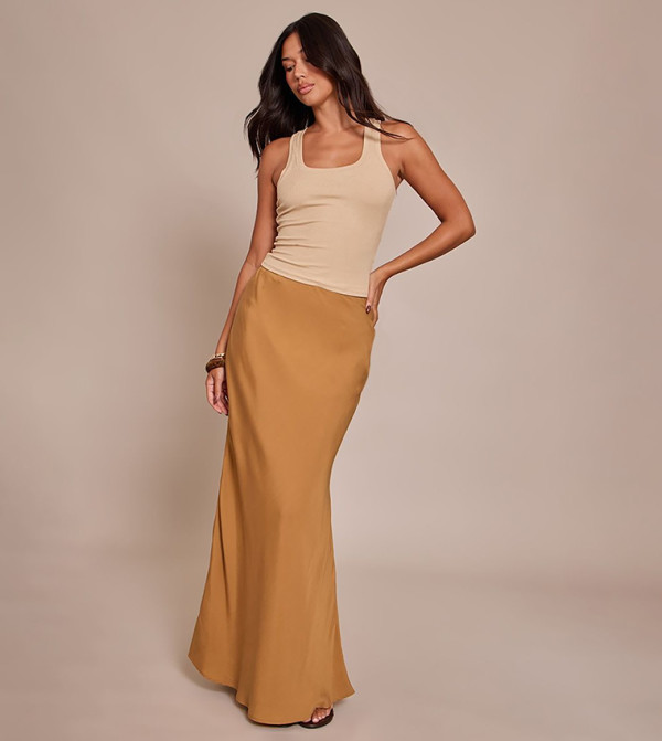 تنورة ماكسي سادة