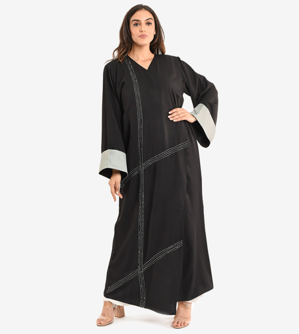 عباية مزخرفة بياقة V وأكمام طويلة 