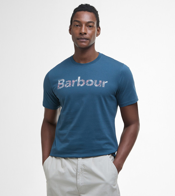 تيشيرت بطبعة الشعار وكم قصير 