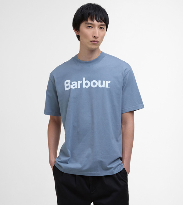 تيشيرت واسع بطبعة الشعار 