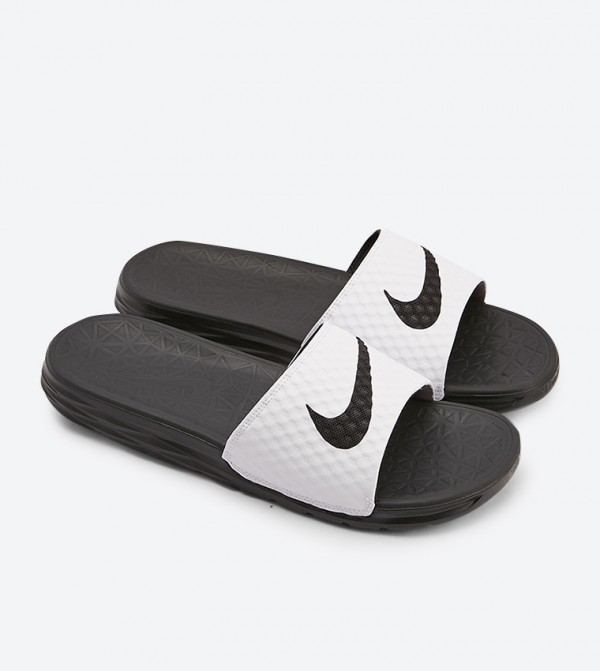 nk705474-100-white-black-