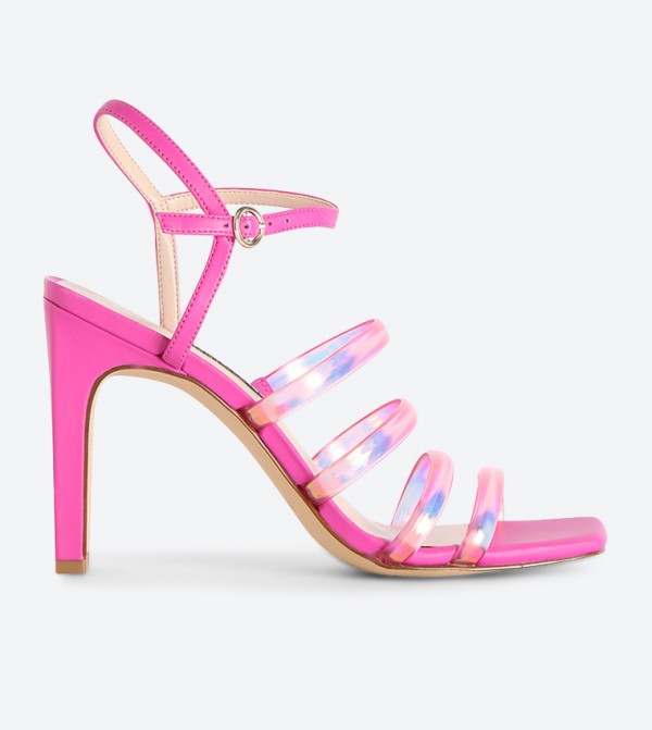 اشتري ناين وست صندل لاكسيان بلون زهري بلون وردي 6ستريت