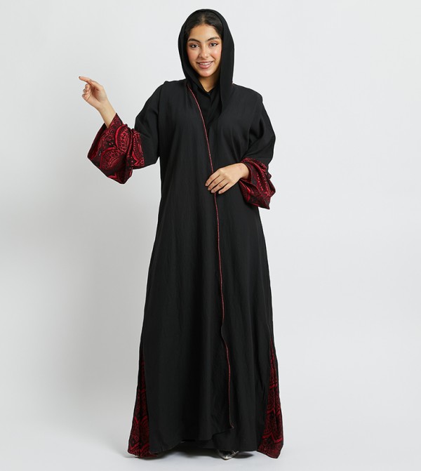 عباية مفتوحة مطرزة 