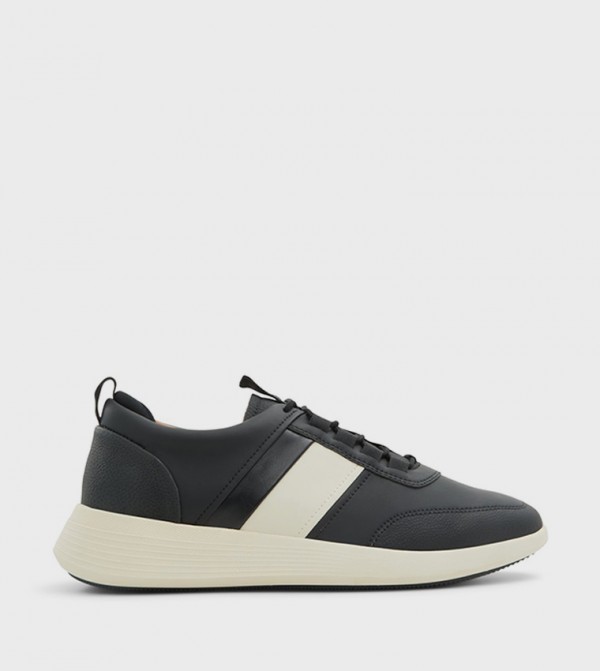 حذاء باستور برباط وألوان متناسقة