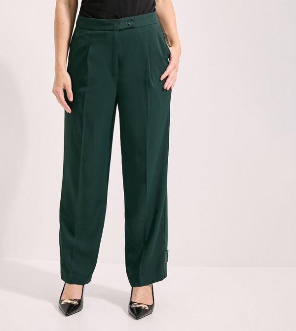 بنطال بقصة مستقمية وخصر عالي