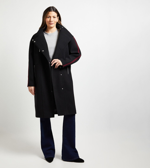 جاكيت طويل بقبة عالية وسحاب 