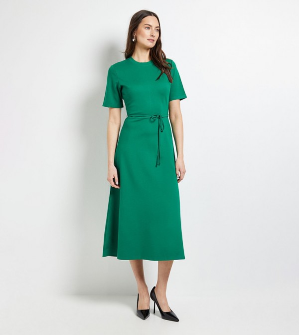 فستان ميدي بقبة عالية 