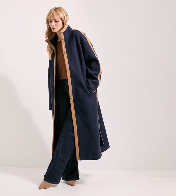 جاكيت بياقة عالية