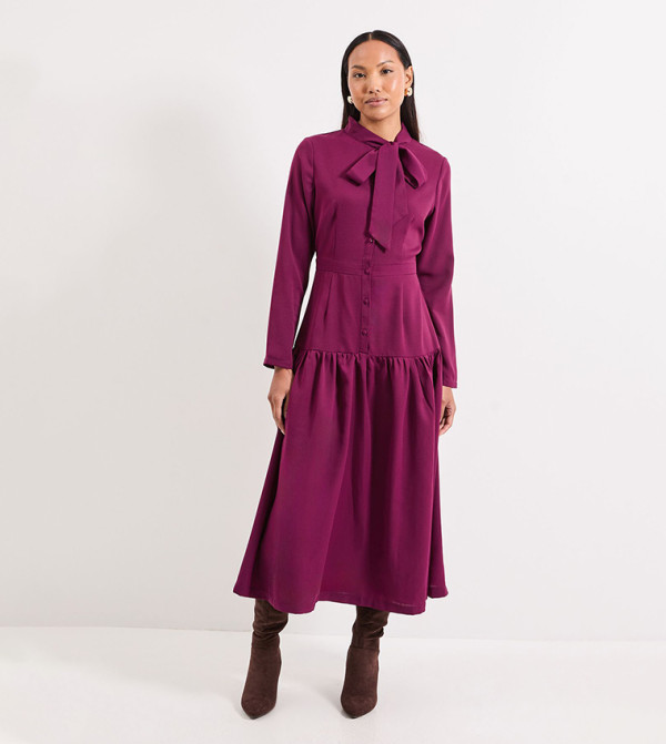 فستان ميدي كريب بربطة عنق 