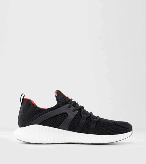 Power 2.5 Lace-Up Running Shoes