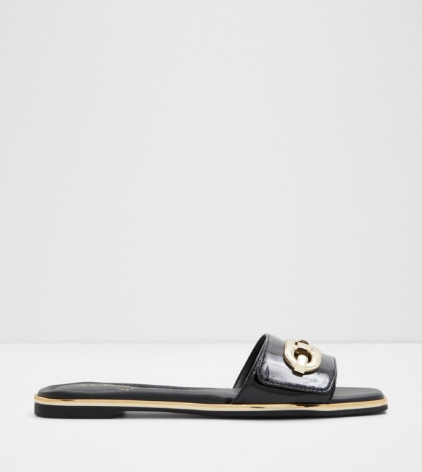 REMILA Accessory Detail Flat Sandals
