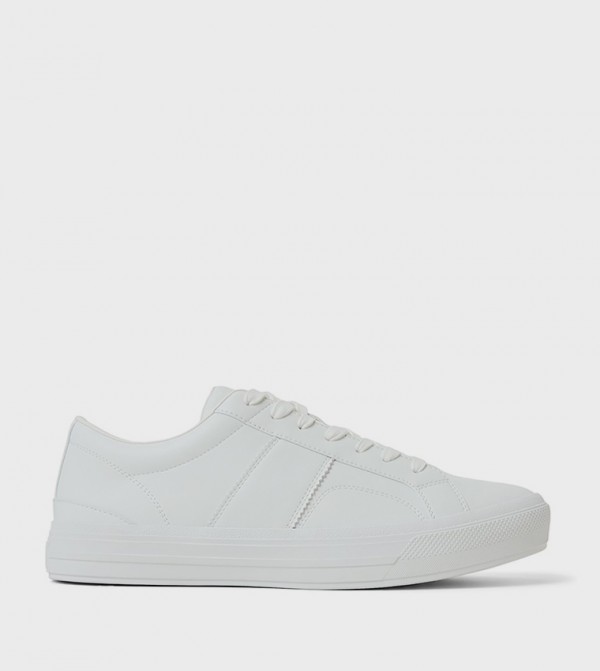 RICIARDO Lace-Up Sneakers
