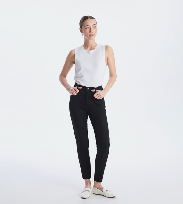 Solid Slim Fit Jeans