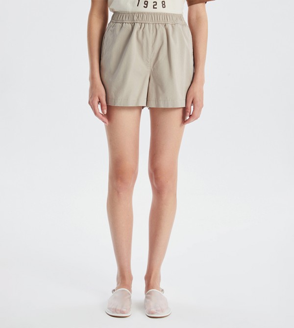 Solid Elastic Waist Shorts