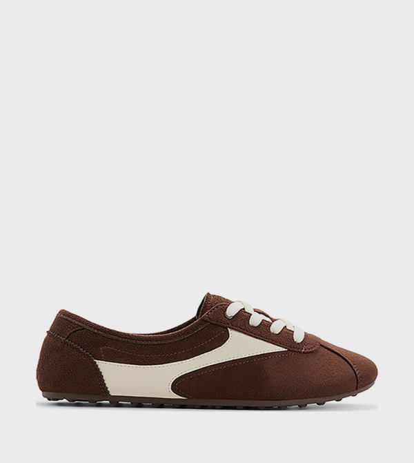 SOFIYA Round Toe Lace-Up Sneakers