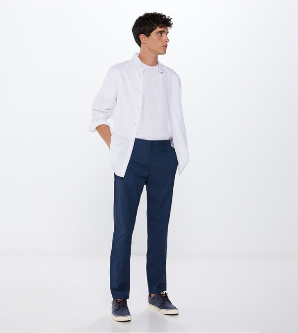 بنطال رسمي بقصة ضيقة وطبعة 