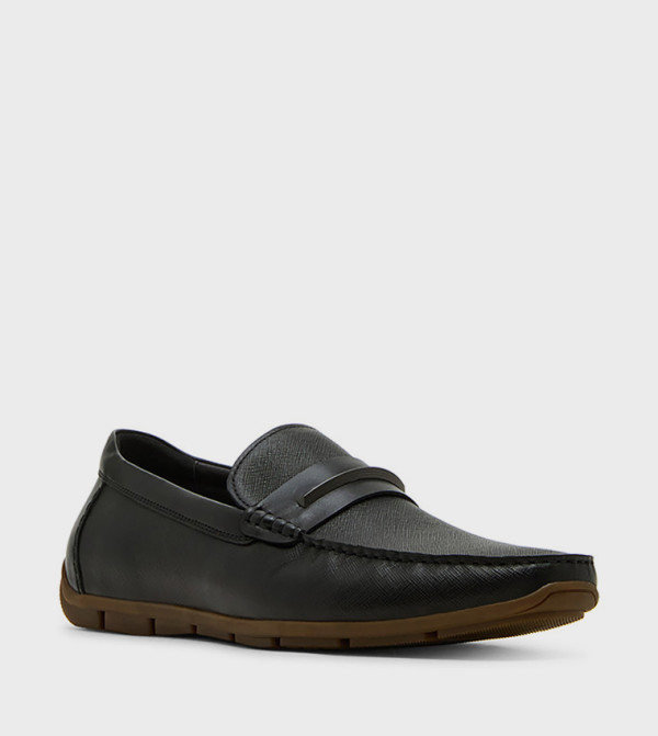 THURSTON Textured Loafers