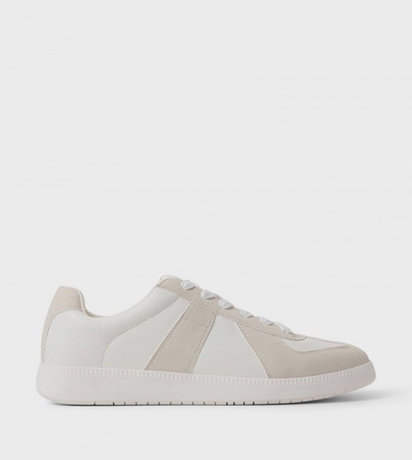 TENOR Lace-Up Sneakers