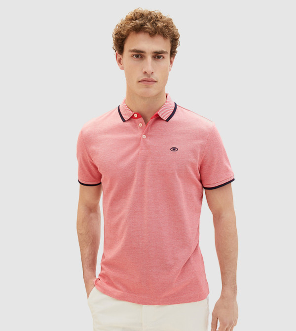 تيشيرت بولو بأكمام قصيرة وياقة مخططة